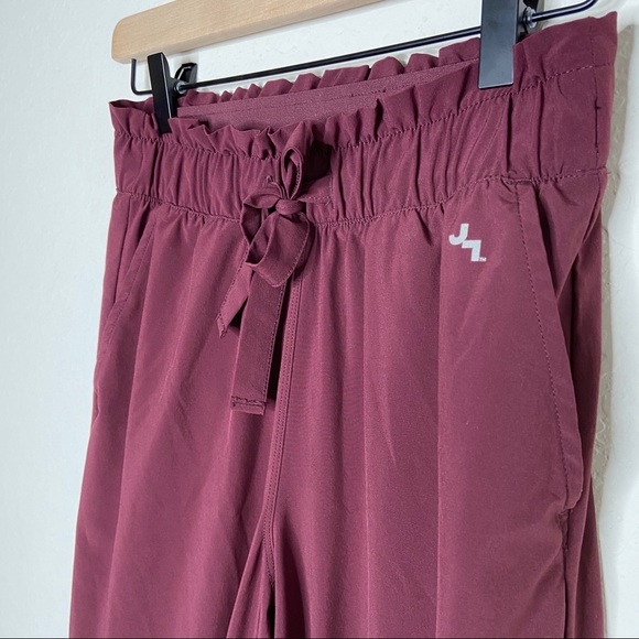 JoyLab High-Waisted Wide Leg Capri Burgundy Ruffle - Picture 4 of 8